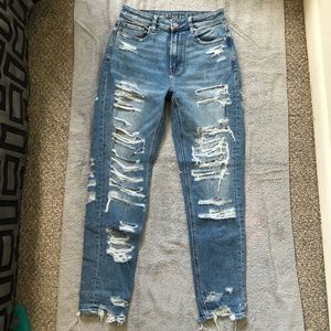 American Eagle Distressed Straight Jeans (size 2)